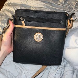 black, crossbody purse